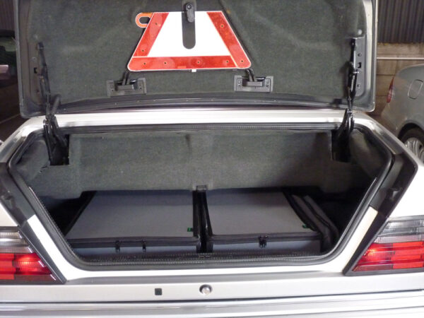 Mercedes W124 Luggage